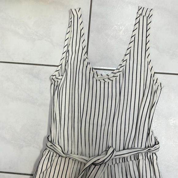 Gap belted jumpsuit - Picture 3 of 3